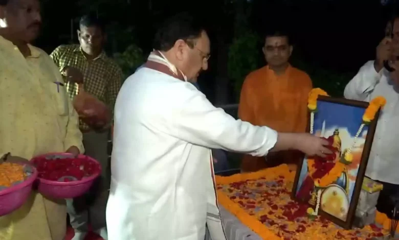 वीरांगना रानी दुर्गावती की प्रतिमा , जेपी नड्डा , माल्यार्पण, Raipur, रायपुर, भारतीय जनता पार्टी , राष्ट्रीय अध्यक्ष जेपी नड्डा , रायपुर प्रवास,Statue of Veerangana Rani Durgavati, JP Nadda, wreath laying, Raipur, Raipur, Bharatiya Janata Party, National President JP Nadda, Raipur stay,