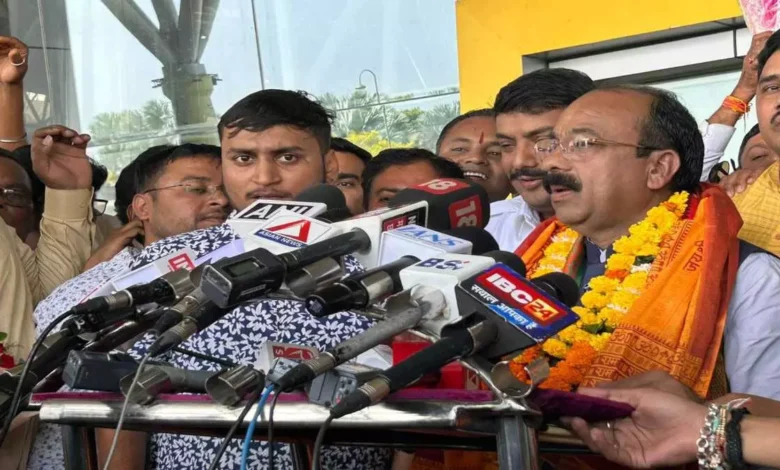 समाज ,अपमानित , कार्रवाई , अरुण साव, रायपुर, उपमुख्यमंत्री अरुण साव, अमेरिका , राजधानी रायपुर ,Society, humiliated, action, Arun Saw, Raipur, Deputy Chief Minister Arun Saw, America, capital Raipur,