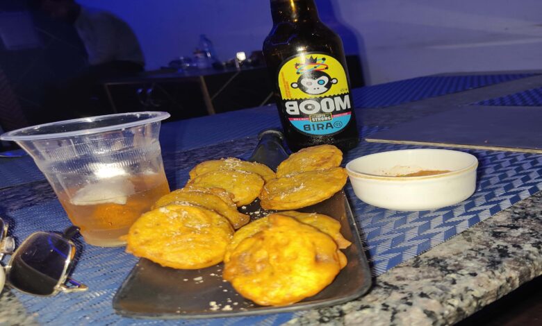 निजी रेस्टोरेंट में पिलाई जा रही अवैध शराब, कार्रवाई कभी-भी