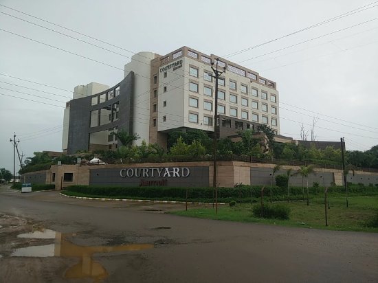 होटल कोर्टयार्ड मैरियट का अवैध साम्राज्य – प्रशासन की मिलीभगत से रिकॉर्ड में हेरफेर, संघ ने दी खुली चेतावनी!