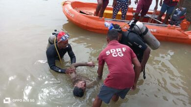 खारून नदी में डूबे युवक का शव SDRF की टीम ने निकाला बाहर