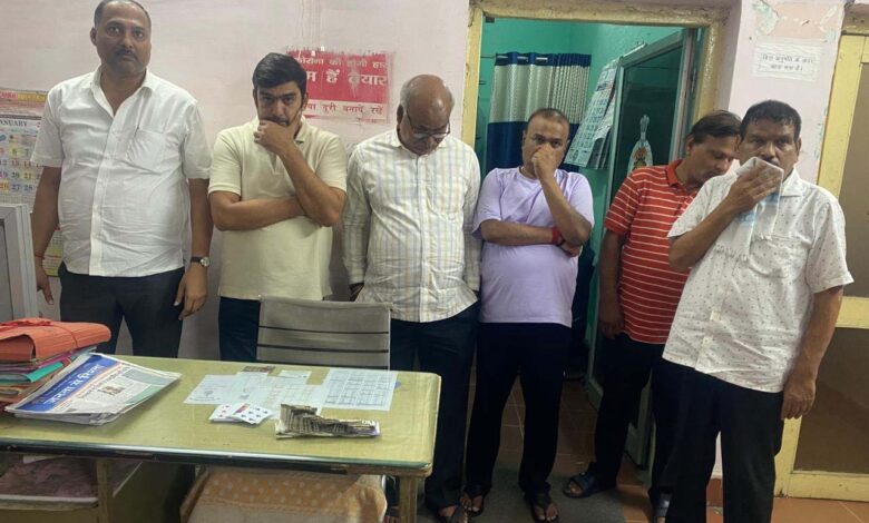 रायपुर में जुआ खेलते छह बड़े कारोबारी गिरफ़्तार