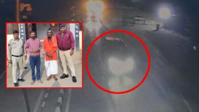 गणतंत्र दिवस पर बहादुरी का सम्मान: आरक्षक आशीष राठौर और बीरेंद्र राजपूत को मुख्यमंत्री विष्णुदेव साय ने दिया प्रशस्ति पत्र